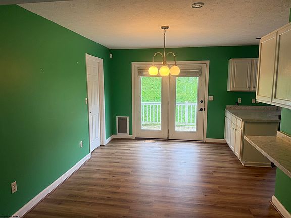 3rd image of 168 Meadow Ridge Dr