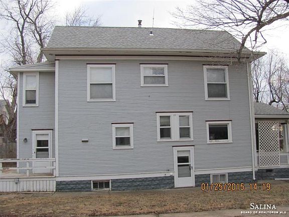 3rd image of 1005 N Olive St