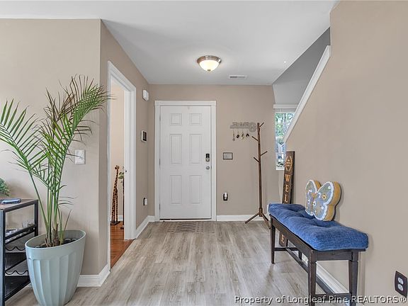 5th image of 113 Hedge Hunter Ct