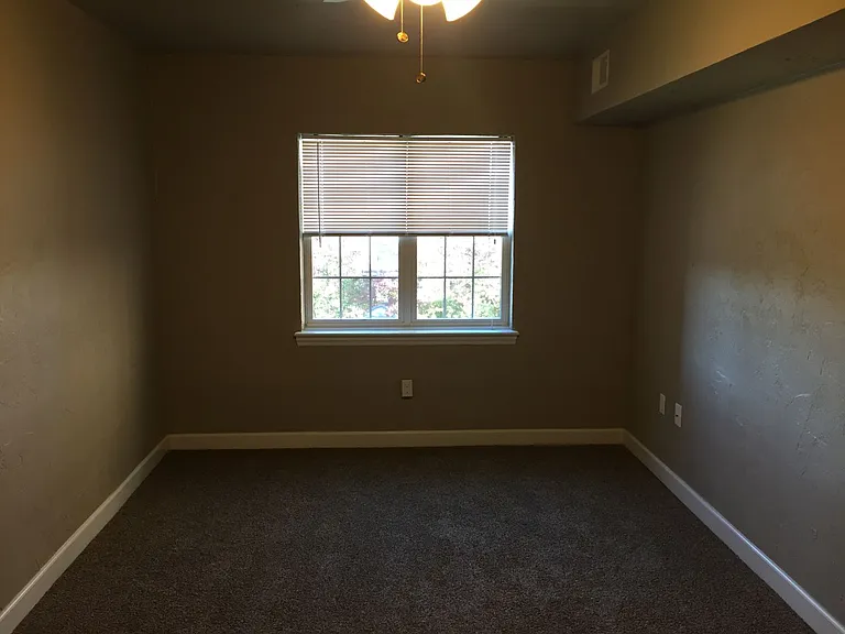 Elm Terrace Apartments — Photo 13