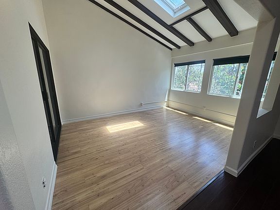 4th image of 18332 Amie Ave