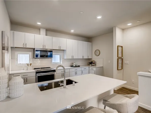 7122C Beacon Ave S, Seattle, WA 98108