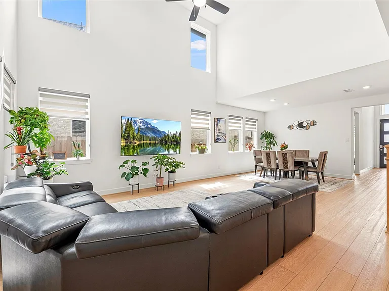21646 Laggan Cliff Ln — Photo 4