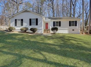 1562 Bentwood Dr SW, Lilburn, GA 30047