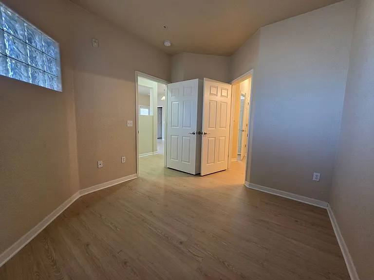 1401 W 85th Ave — Photo 12