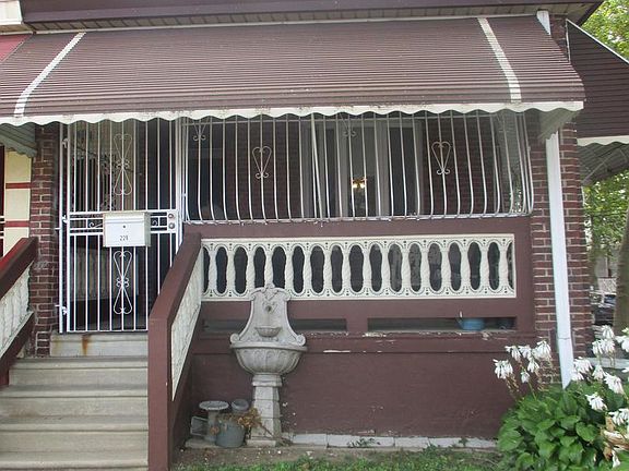 4th image of 228 E Wyoming Ave