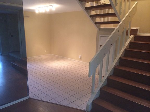 3rd image of 514 Delfern Ln
