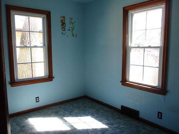 5th image of 3020 Leahy St