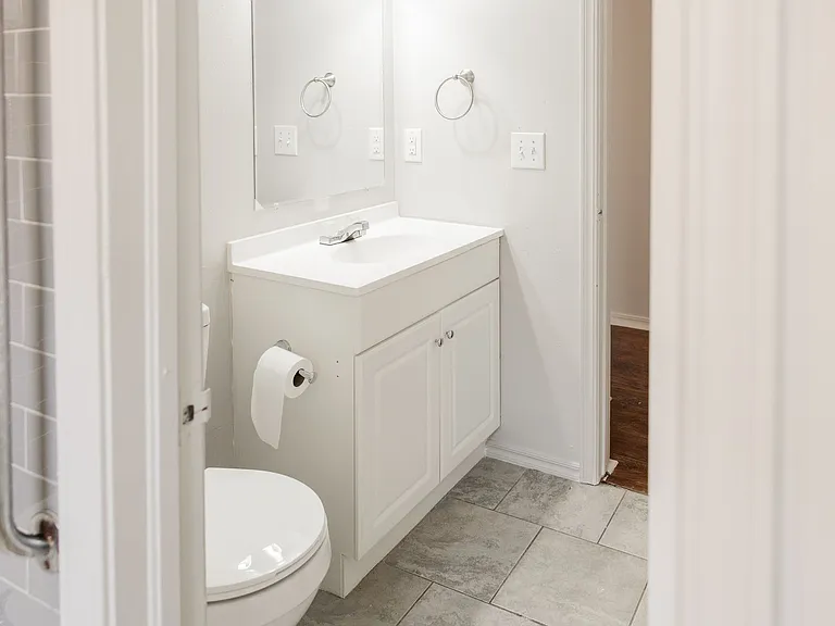 10517 N McKinley Ave — Photo 16