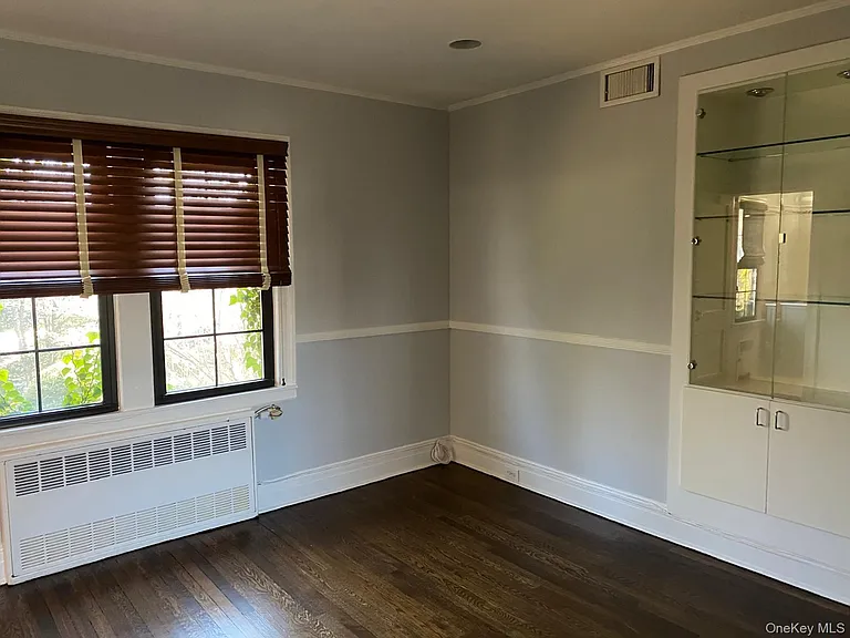 940 Smith Ln — Photo 9