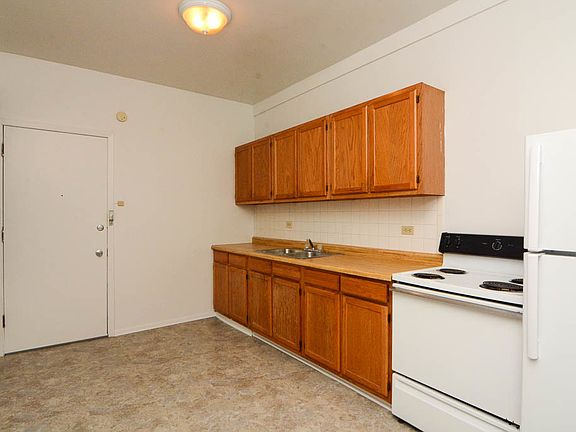 2nd image of 2319 N Kedzie Blvd #F1