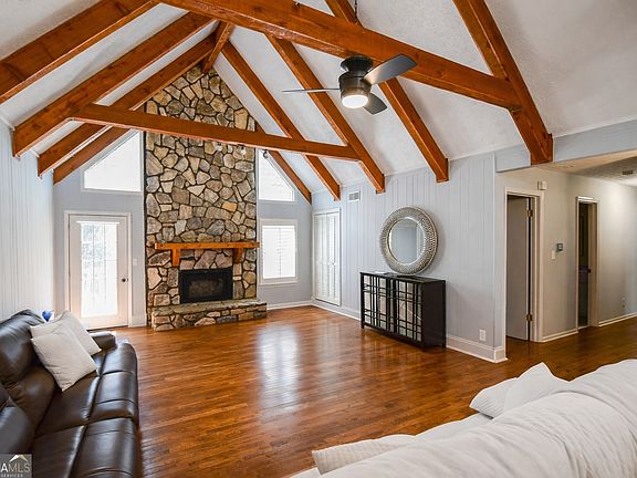 4th image of 320 Sherwood Rd