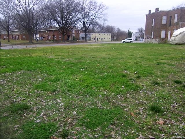 2nd image of 1921 O St