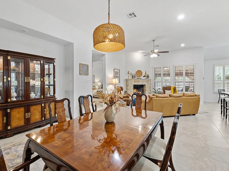 3824 Ashbury Rd — Photo 3