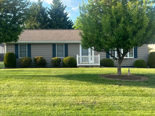 211 McMillan Ct, Martinsburg, WV 25404