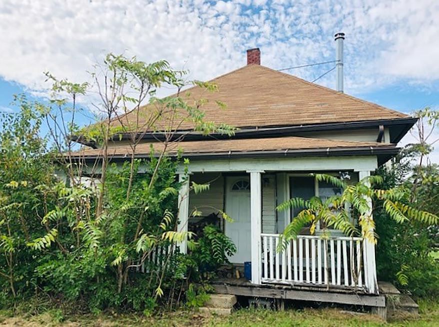 1st image of 802 S Woodlawn Ave