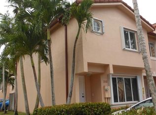 212 Riviera Cir, Weston, FL 33326