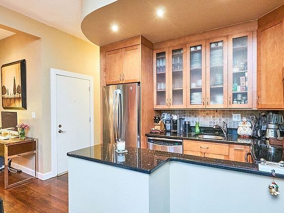 4th image of 51 E Springfield St #2
