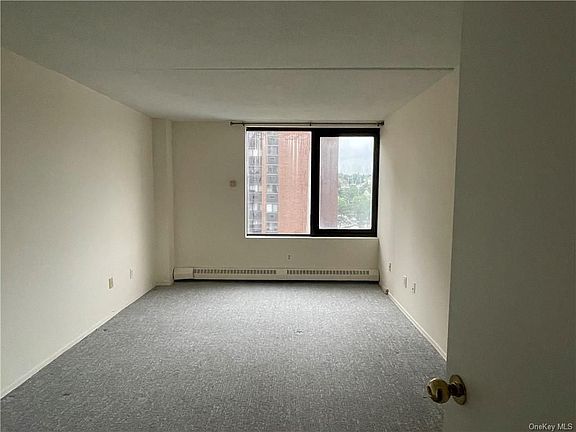 3rd image of 4 Martine Ave APT 511