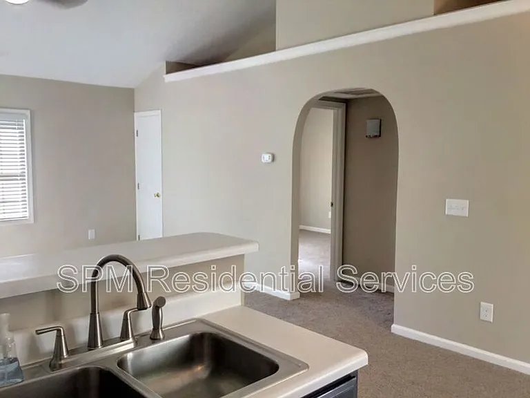 733 Grathwol Dr — Photo 7