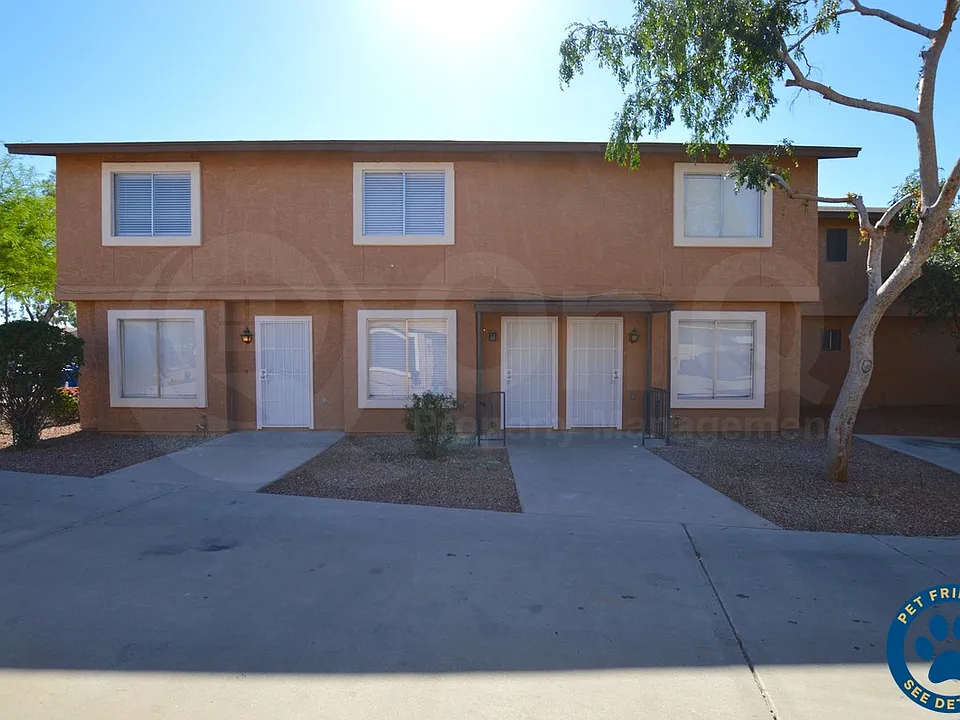 1418 E Knoll Cir #2