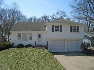 9107 W 76th Ter, Overland Park, KS 66204