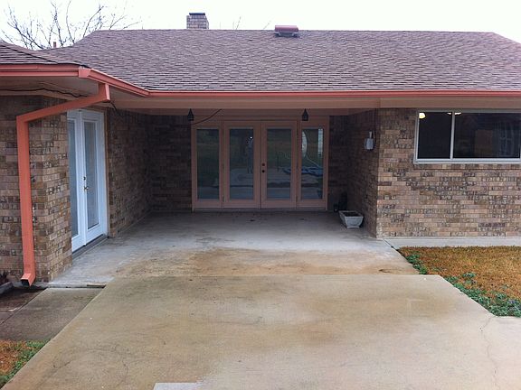 2nd image of 207 S Roy Reynolds Dr
