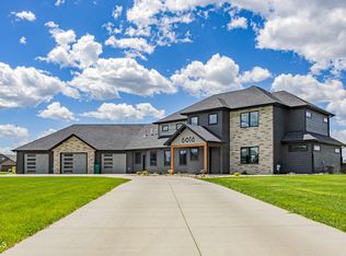 6016 Tranquil Cir, Bismarck, ND 58503