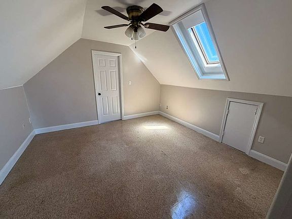 2nd image of 748 Linden Ave #3