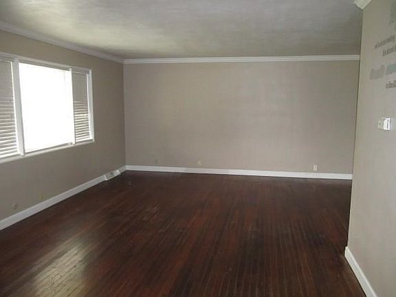 5th image of 1008 Clossey Dr