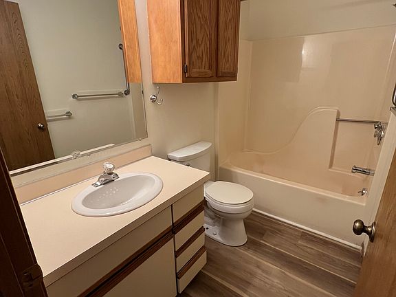 4th image of 3834 Cabaret Trl W APT E