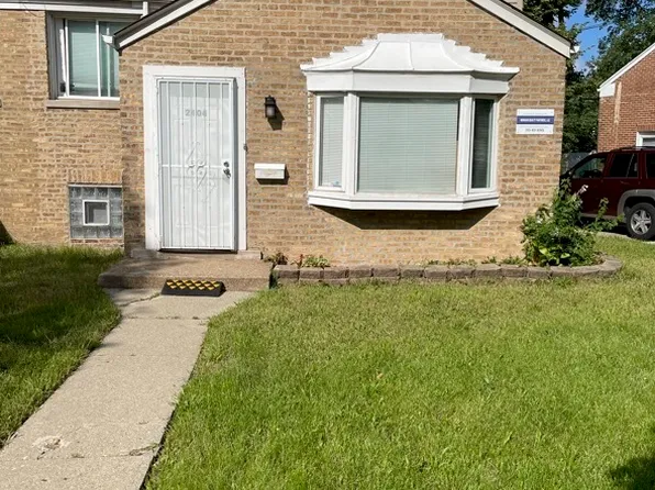 2404 E 97th St, Chicago, IL 60617
