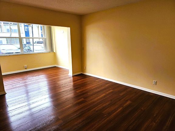 4th image of 3120 Holiday Springs Boulevard #11-103