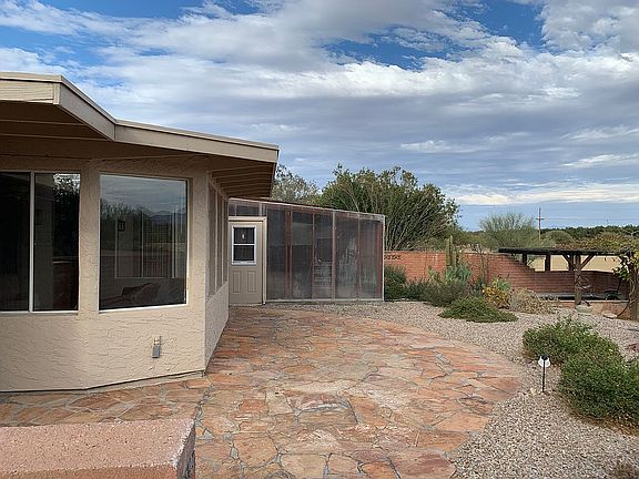 4th image of 1889 S Abrego Dr