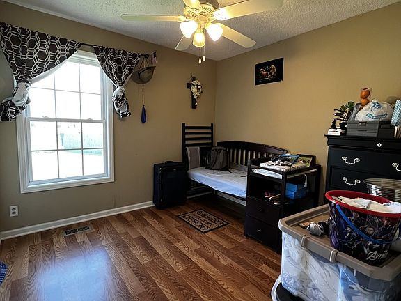 3rd image of 1136 Lamont Ct