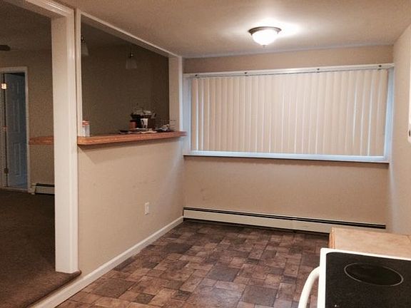 3rd image of 242 Laurelton Dr