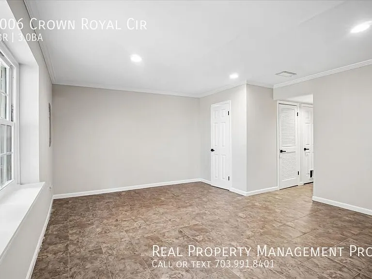 6006 Crown Royal Cir — Photo 24