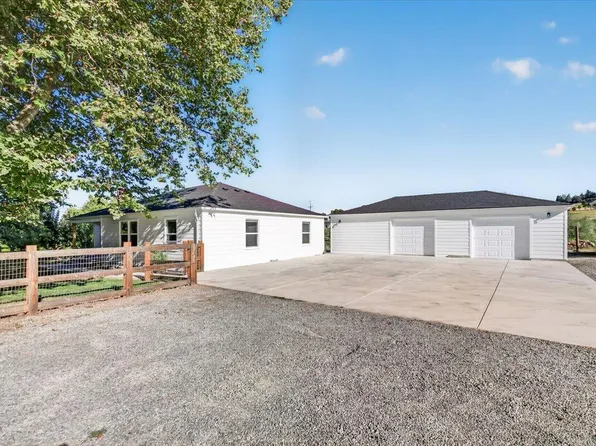 4785 Fern Valley Rd, Medford, OR 97504
