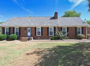 427 Walton Ferry Rd, Hendersonville, TN 37075