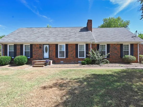 427 Walton Ferry Rd, Hendersonville, TN 37075