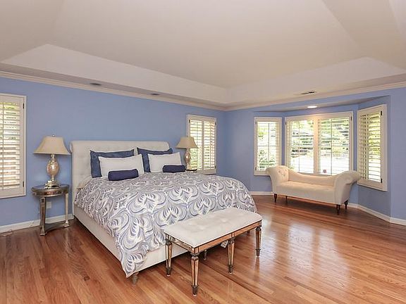 3rd image of 655 Torwood Ln