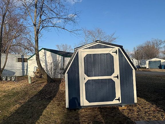 4th image of 1716 B St