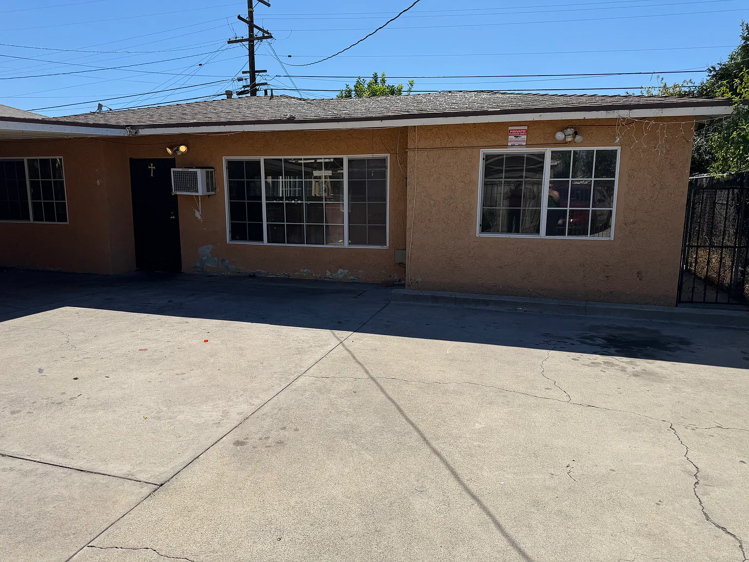 3 bed, 1980 sqft, $3,400 — Photo 1