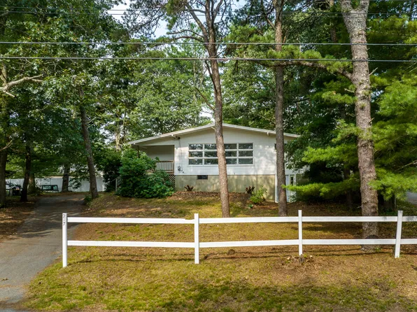 217 Lakeside Drive, Marstons Mills, MA 02648