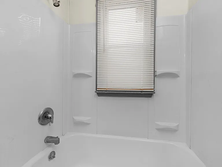 2828 E 125th St #D — Photo 19