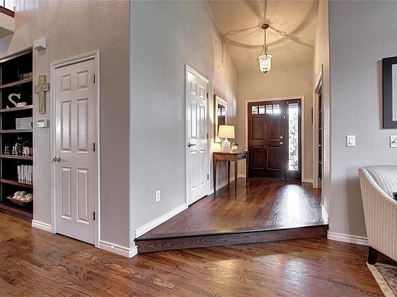 3rd image of 7100 Turweston Ln