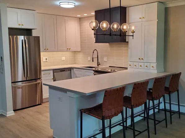 819 S Dwyer Ave APT F, Arlington Heights, IL 60005