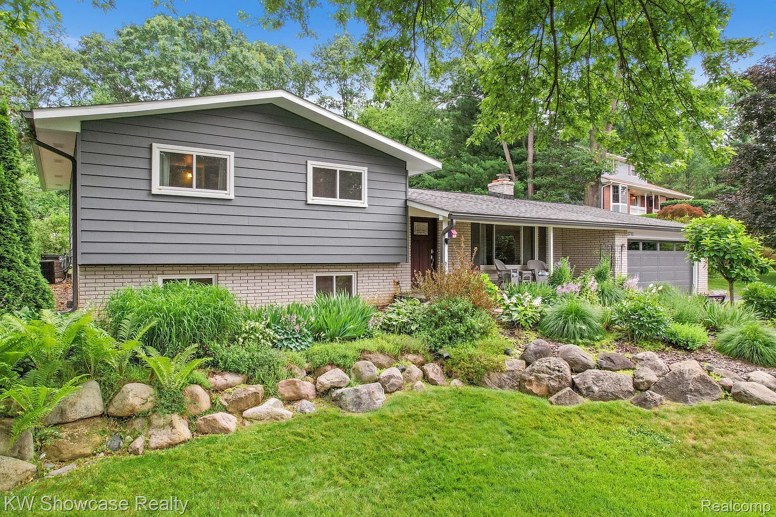 1711 Milford Hts photo 1