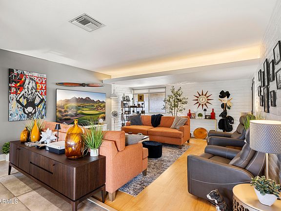 3rd image of 1901 E MISSOURI Avenue #207