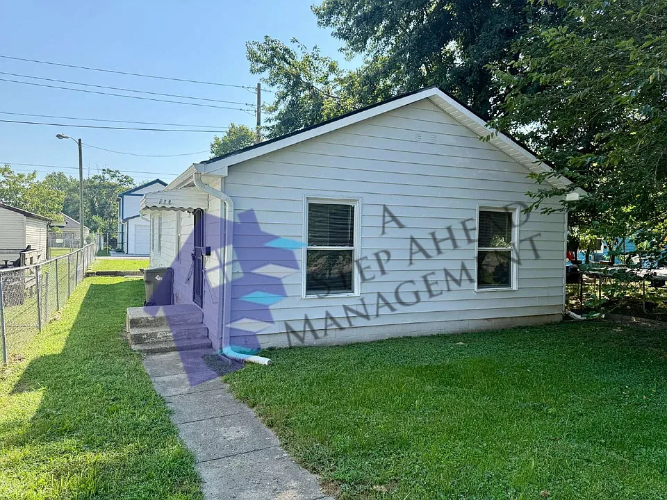 955 N Belmont Ave